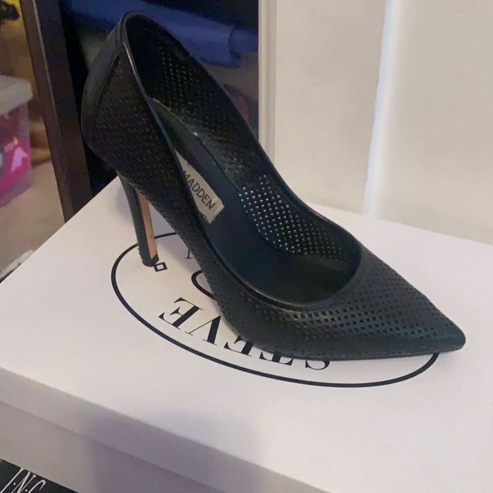 Steve Madden pumps